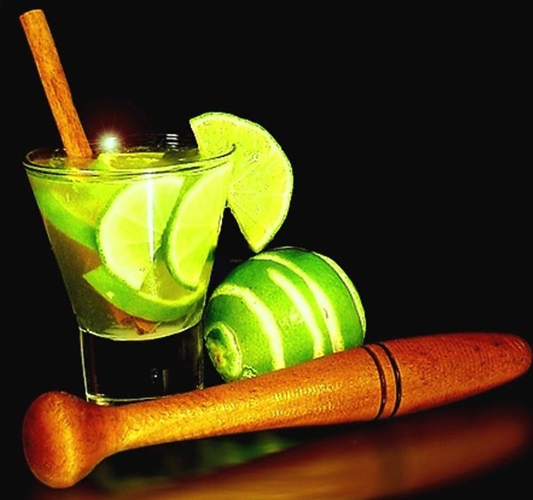 Aprenda a preparar uma super Caipirinha