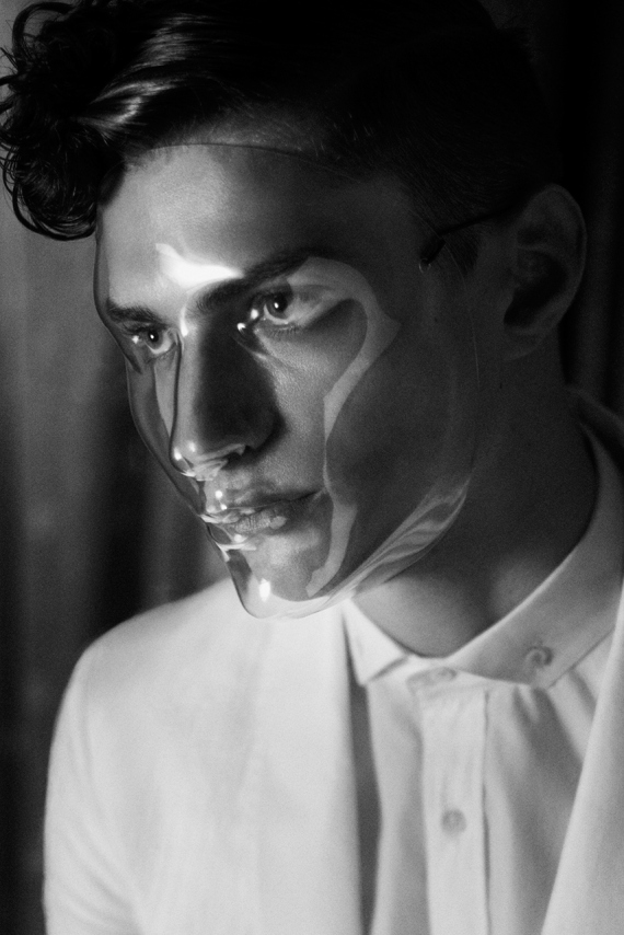 A campanha SS 13 da McQ by Alexander McQueen