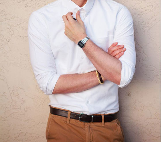 Como dobrar a manga da camisa e a barra da calça