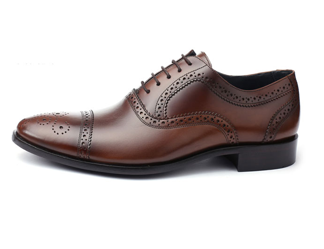 Como engraxar corretamente sapatos sociais